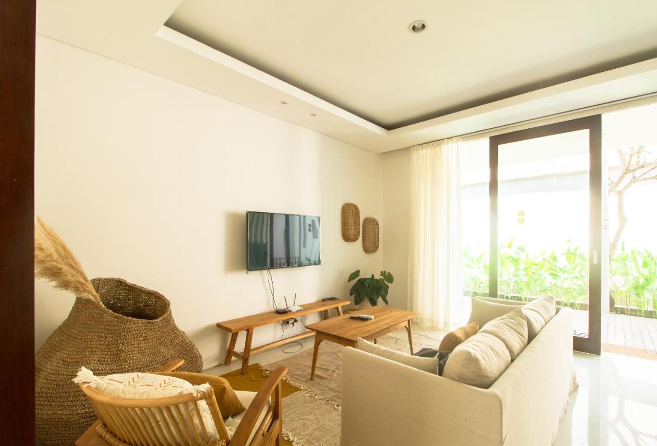 Pelangi 148 Beach Suites Seminyak Buitenkant foto